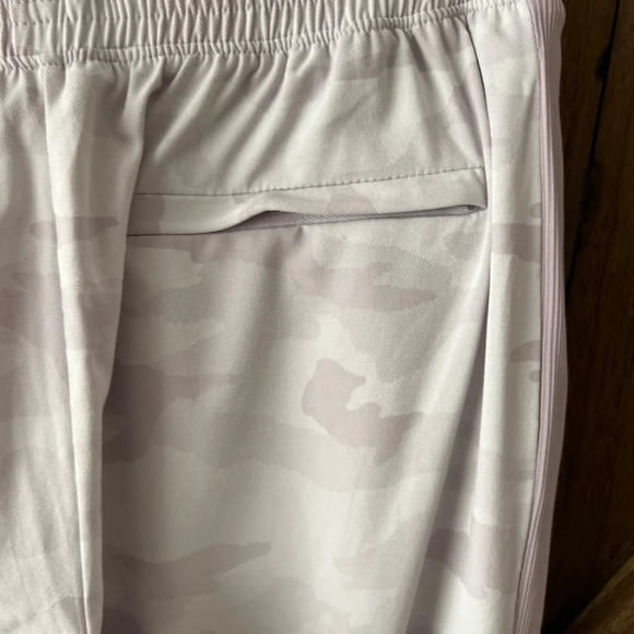 Athleta Brooklyn Lined Jogger | Light Pink Camo | Size 8 - Picture 7 of 11